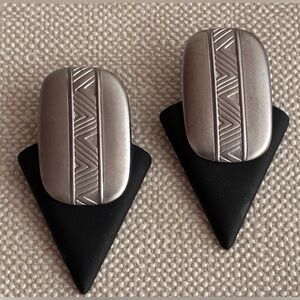Laurel Burch Unsigned Stud Earrings Matte Silver Black Modernist 1980s Vintage